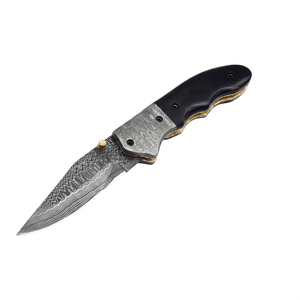 Couteau pliant élégant en acier Damas avec manche en bois, conçu pour les activités de plein air, la chasse et les occasions de cadeaux (OEM) - Product Image 1
