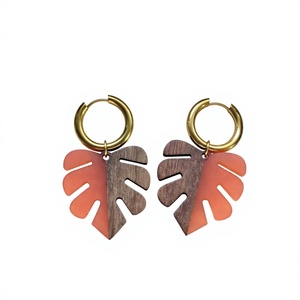 Pendientes de Aro con Hoja de Monstera de Resina ANEES HANDICRAFTS de Alta Calidad, Chapados en Oro, Estilo Bohemio, Joyería Elegante para Mujer, para Aniversario - Product Image 1