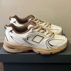 รองเท้าวิ่งสุดหรูรุ่นใหม่รองเท้ากีฬาตาข่ายสีเงิน530ระบายอากาศได้ดีรองเท้าออกกำลังกายสำหรับทั้งชายและหญิง - Product Image 2