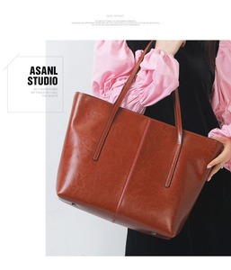 Women's Retro Designer Large Capacity Casual Tote Handbag with Zipper Closure <strong>Practical</strong> Shoulder Bag-Wholesale <strong>Inquiry</strong>