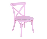 Chaise empilable en résine plastique blanche et rose de haute qualité pour enfants, avec dossier en X, idéale pour les fêtes de mariage en extérieur