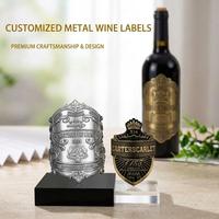 Étiquette de bouteille de vin en métal gaufré en aluminium souple personnalisée, autocollante, pour bouteille de liqueur ronde