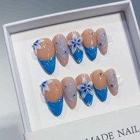 TSZS Faux ongles à presser courts en amande faits main, avec motifs 3D fleur blanche, nœud en alliage et perles, réutilisables et portables