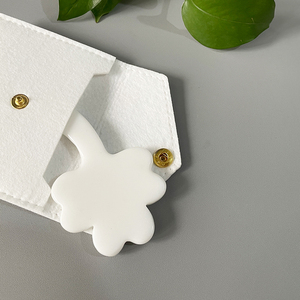 Outil <span class=keywords><strong>de</strong></span> massage facial Gua Sha en forme <span class=keywords><strong>de</strong></span> feuille <span class=keywords><strong>de</strong></span> Bian noire avec bords en forme <span class=keywords><strong>de</strong></span> dents pour le <span class=keywords><strong>visage</strong></span> - Product Image 4