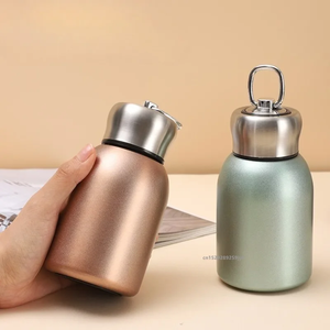 Mini Termo de Acero Inoxidable con Forma de Vientre Gordo, Taza Térmica Portátil con Anillo de Transporte, Botella de Agua Caliente Aislada al Vacío de 300ml - Product Image 2