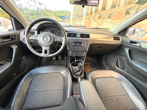 Voiture <span class=keywords><strong>d</strong></span>'<span class=keywords><strong>occasion</strong></span> Volkswagen <span class=keywords><strong>Santana</strong></span> 2015 1.6L Auto Comfort Edition Berline <span class=keywords><strong>d</strong></span>'<span class=keywords><strong>occasion</strong></span> Conduite à gauche Essence 110ch 6AT Coffre 466L Économe en carburant - Product Image 3