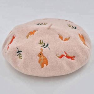 หมวกเบเร่ต์ขนสัตว์แท้ปักลายกระต่ายกระรอกสไตล์ยุโรปอเมริกาแฟชั่นทันสมัยสำหรับผู้หญิงฤดูใบไม้ร่วงฤดูหนาว - Product Image 1