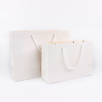 Sacs en papier kraft pour emballage cadeau de cosmétiques haut de gamme en petites séries, pour la publicité de sacs à main en magasin de mode, prêts à l'emploi
