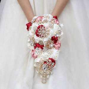 <span class=keywords><strong>Bouquet</strong></span> <span class=keywords><strong>de</strong></span> <span class=keywords><strong>mariée</strong></span> IFG, cascade <span class=keywords><strong>de</strong></span> fleurs <span class=keywords><strong>de</strong></span> <span class=keywords><strong>mariée</strong></span>, ruban crème, rose <span class=keywords><strong>avec</strong></span> cristal - Product Image 3