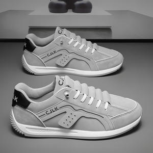 Vente en gros d'usine de nouvelles chaussures de skate décontractées et tendance pour hommes et femmes, confortables avec absorption des chocs, chaussures de marche. - Product Image 3