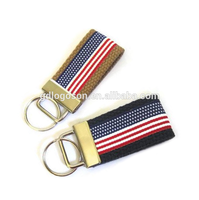 Porte-clés en alliage de zinc tissé avec logo personnalisé, drapeau de la Suède, vente en gros 2026, porte-clés en tissu, souvenir touristique suédois pour cadeaux promotionnels