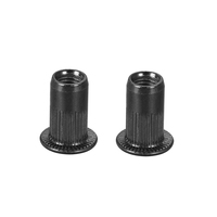 Rivet à tête plate moletée en acier au carbone noir OEM M4, insert fileté pour panneau en tôle