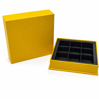 Boîte cadeau rigide carrée haut de gamme avec logo personnalisé, revêtement UV, couleur pleine, pour parfums, cosmétiques et emballages de chocolats de luxe