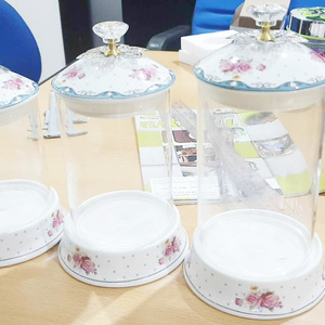 Barattoli di <span class=keywords><strong>Vetro</strong></span> Dorati di Media Grandezza <span class=keywords><strong>con</strong></span> Coperchi in Ceramica, Ecologici e Sostenibili per la Conservazione degli Alimenti - Product Image 5