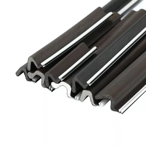 Type d'expansion résistant à la pression de mastic de <span class=keywords><strong>mousse</strong></span> <span class=keywords><strong>isolante</strong></span> ignifuge à hautes températures pour des accessoires de porte et de fenêtre - Product Image 4