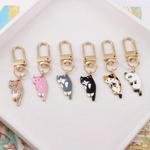 Portachiavi Minimalista Gatto Dorato, Ciondolo Realistico a Forma di Animale per Zaino e Chiavi Auto, Piccolo Pendente Unico a Forma di Gatto, Regalo per Amanti dei Gatti - Product Image 1