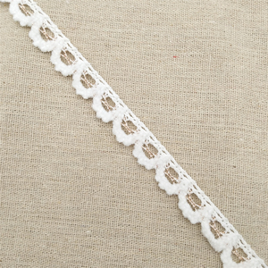 Accesorio decorativo de volantes solubles en agua de punto de encaje francés blanco de alta calidad para técnicas de prendas y bolsos - Product Image 3