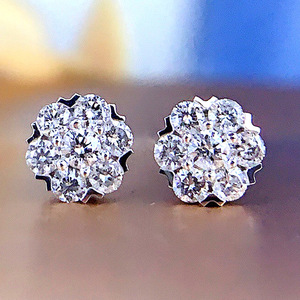 Orecchini a Perno con Cristallo a Sei Punte a Forma di Cuore e Fiore per Donne, Accessori Eleganti e alla Moda per Uso Quotidiano e Regalo - Product Image 1