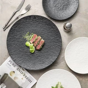 Juego de Platos de Porcelana con Relieve de Patrón de Piedra, 8 Pulgadas, Ecológicos, para Comer Ensaladas, Filetes, Pasta, Fiestas - Product Image 1