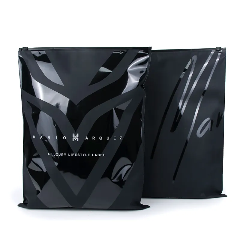 Sac zip-lock d'emballage UV noir imprimé personnalisé Sac de vêtement refermable UV brillant en plastique pour chemises vêtements