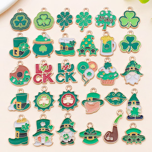 Colgantes de aleación de zinc con diseño de trébol de cuatro hojas irlandés de dibujos animados vintage, botas, sombrero de copa y globo de la SUERTE, accesorios de joyería DIY - Product Image 2