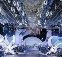Lustre LED en acrylique lumineux en forme de paon pour mariages, fêtes, festivals, événements et décoration de plafond de scène