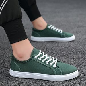 Chaussures blanches en <span class=keywords><strong>toile</strong></span> à pompons pour hommes Printemps Été Nouvelles chaussures décontractées Chaussures basses pour hommes Vente en gros Chaussures plates polyvalentes à la mode - Product Image 3