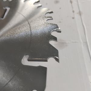 <span class=keywords><strong>Meilleur</strong></span> prix pour les machines de <span class=keywords><strong>scie</strong></span> à lames multiples Lame de <span class=keywords><strong>scie</strong></span> à déchirer avec grattoir pour le travail du bois 300x50x3.7/2.2x(24z + 24)+ 4T - Product Image 5