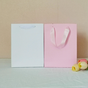 Sacchetti di Carta di Lusso Personalizzati con Stampa, Sacchetti in Carta Artistica con Manici a Nastro, Sacchetti di Carta per Shopping di Lusso - Product Image 2