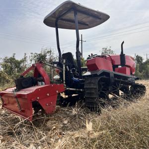 Petit <span class=keywords><strong>mini</strong></span> tracteur à chenilles pour rizières avec engrenage triangulaire en caoutchouc et composants du noyau du moteur pour les rizières - Product Image 4