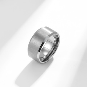 Anillo Unisex de Acero de Tungsteno de 6, 8 y 10 mm con Superficie Pulida, Anillo de Boda de Estilo Minimalista - Product Image 3