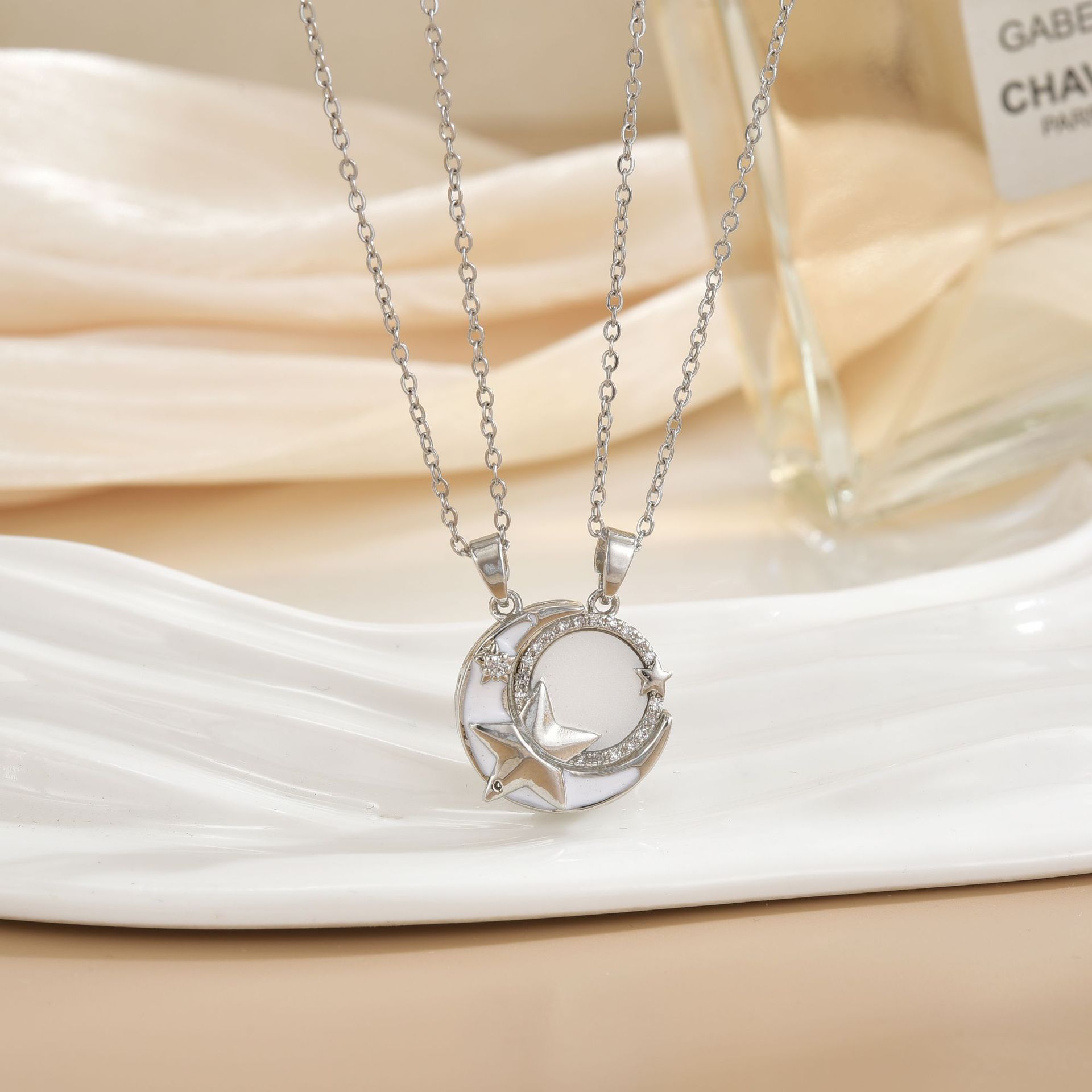 Magnetic couple necklace xl0486g