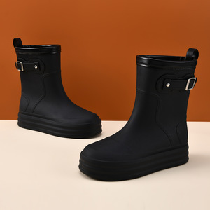 Bottes de pluie pour femmes, mi-mollet, semelle épaisse, imperméables, antidérapantes, talon plat en EVA, couleur unie blanc cassé - Product Image 4