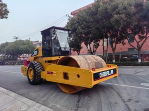 Compactadora de un Solo Tambor CAT CS-683E Usada en Venta, Piezas Originales Completas, Bajo Consumo de Combustible, Equipo de Construcción - Product Image 5