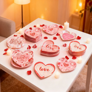 Platos de Papel en Forma de Corazón para el Día de San Valentín, 60-80 Piezas, Platos Gruesos Laminados para Cena y Postre, Decoraciones para Mesa de Fiesta - Product Image 3