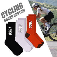 Chaussettes de cyclisme professionnelles pour le sport en cours d'exécution Chaussettes de vélo personnalisées à séchage rapide Logo imprimé équipage tricoté pour la saison estivale