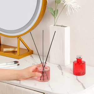 Diffuseur d'arômes de luxe en verre relief Ensemble ménager Bâton de rotin Diffuseur d'huile essentielle de roseau - Product Image 2