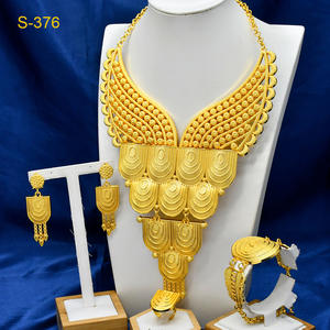 Set di Gioielli da Sposa per Donna Nuziali Indiani Placcati Oro 24K con Orecchini Anello Bracciale e Collana Stile Dubai per Matrimonio Indiano - Product Image 6