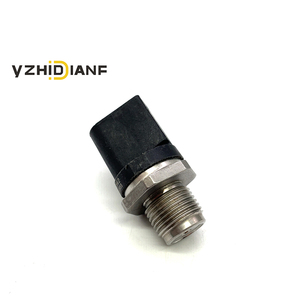 Tout nouveau capteur de pression de carburant de capteur automatique 0281002942 0051535828 pour <span class=keywords><strong>Mercedes</strong></span> Benz Sprinter CLK E-CLASS S-CLASS - Product Image 1