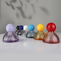 Flacon de parfum de luxe unique de 30 ml en forme de champignon coloré, avec capuchon ABS et flacon pulvérisateur en verre en forme de dôme, doté d'une impression sérigraphiée pour