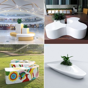 Chaise de jardinage en fibre de verre irrégulière avec ballons, décoration artistique pour la maison - Product Image 3