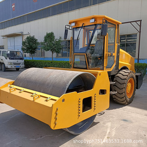 Rodillo Vibratorio de un Solo Tambor, Diseño Compacto Diésel para Construcción de Carreteras y Compactación de Suelos - Product Image 2
