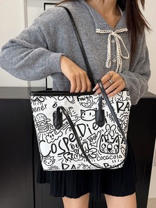 Bolsa de Hombro con Cremallera y Estampado Graffiti para Mujer, de Gran Capacidad, Estilo Casual, para Viajes Diarios y Negocios, Marca IStapromo - Product Image 4