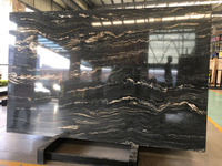 Neue Schwarz-Gold Marmorplatte im Italienischen Stil Nero Portoro mit Luxuriösen Goldenen Adern OEM Bookmatched Hintergrundbeleuchtete Wandfliesen Bodenbeläge