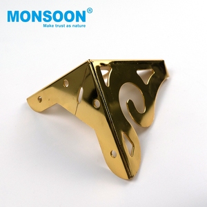 Pata de Mueble Metálica Monsoon, Forma Triangular, Diseño Tradicional, Resistente, para Mesa, Hogar u Oficina, Color Dorado - Product Image 3