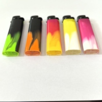 Briquet jetable de briquet de silex de conception moderne classique en plastique rechargeable pour le camping fumer BBQ Logo personnalisé emballage de cigarettes