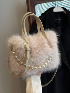 Nouveaux sacs à main carrés de qualité en fourrure perlée pour femme avec chaînes, bandoulière simple, sacs fourre-tout tendance pour l'<span class=keywords><strong>été</strong></span> et l'hiver - Product Image 5