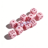 Dés en acrylique personnalisés D6 16 mm avec motif cœur, logo personnalisé, dés de jeu roses pour les couples, accessoires de jeu amusants