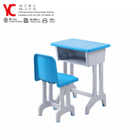 Ensemble moderne personnalisé en plastique pour les établissements d'éducation de la petite enfance – Bureaux et chaises individuels ou doubles