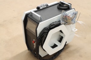 เครื่องทำความสะอาดเลเซอร์แบบพกพา 200W/300W ใช้งานง่าย สำหรับทำความสะอาดไม้ สี โลหะ หิน กราฟฟิตี - Product Image 5